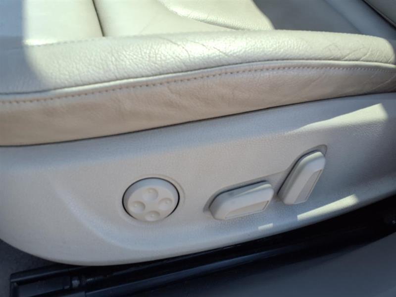 Audi A4 2.0T Sedan quattro Tiptronic 2011