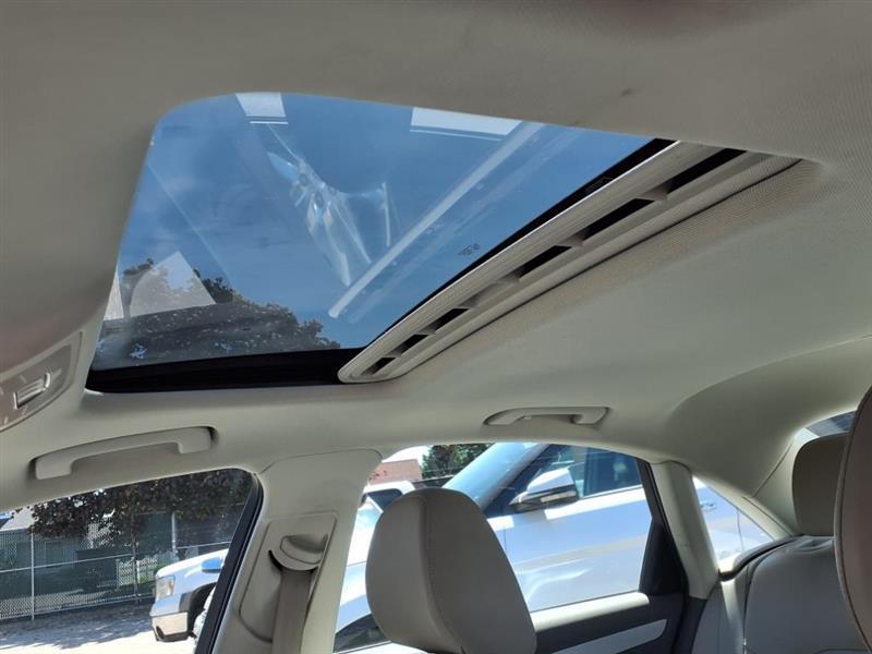 Audi A4 2.0T Sedan quattro Tiptronic 2011