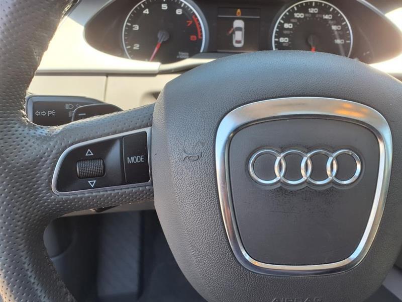 Audi A4 2.0T Sedan quattro Tiptronic 2011