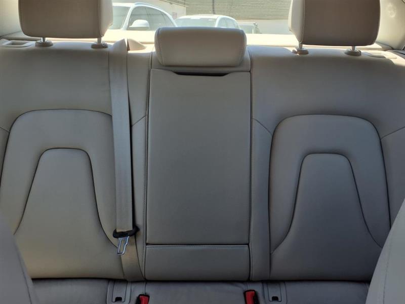 Audi A4 2.0T Sedan quattro Tiptronic 2011