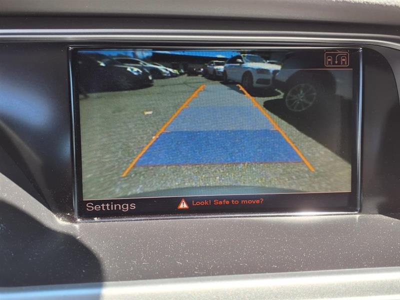 Audi A4 2.0T Sedan quattro Tiptronic 2011