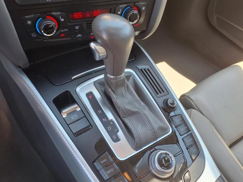 Audi A4 2.0T Sedan quattro Tiptronic 2011