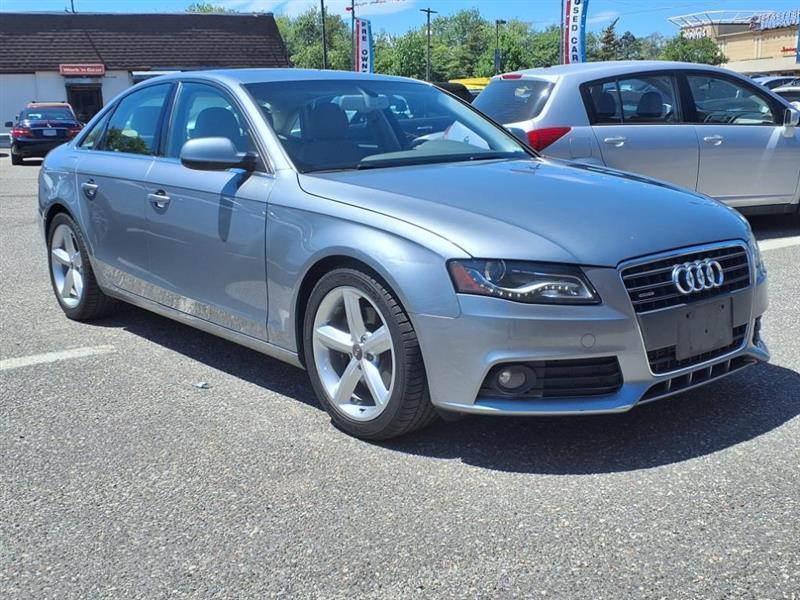 Audi A4 2.0T Sedan quattro Tiptronic 2011