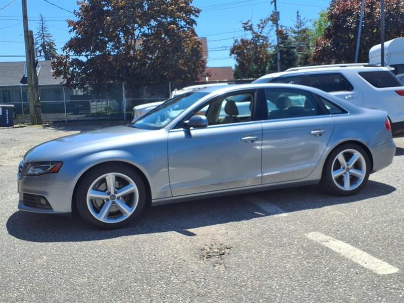 Audi A4 2.0T Sedan quattro Tiptronic 2011