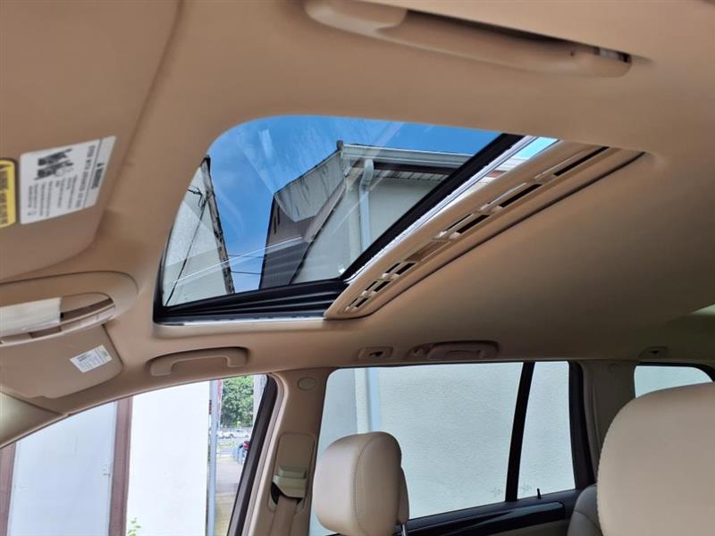 Mercedes-Benz GL-Class GL450 4MATIC 2010 Mercedes-Benz GL-Class GL450 4MATIC 2010