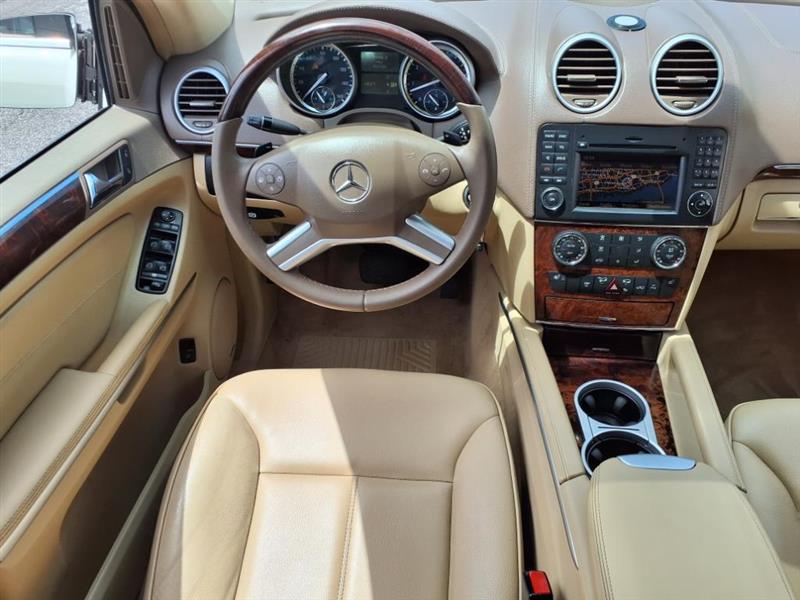 Mercedes-Benz GL-Class GL450 4MATIC 2010 Mercedes-Benz GL-Class GL450 4MATIC 2010