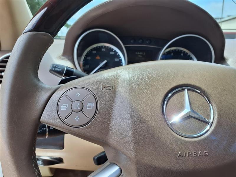 Mercedes-Benz GL-Class GL450 4MATIC 2010 Mercedes-Benz GL-Class GL450 4MATIC 2010