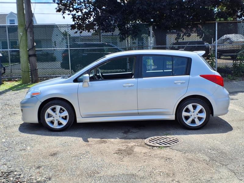 Nissan Versa 1.8 SL Hatchback 2012 Nissan Versa 1.8 SL Hatchback 2012