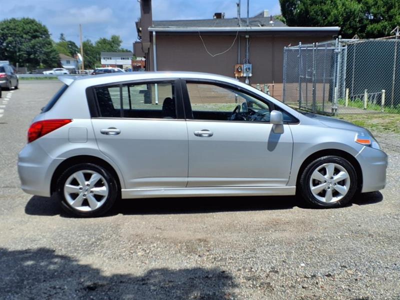 Nissan Versa 1.8 SL Hatchback 2012 Nissan Versa 1.8 SL Hatchback 2012