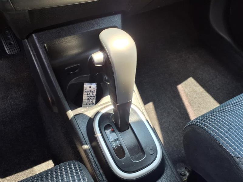 Nissan Versa 1.8 SL Hatchback 2012 Nissan Versa 1.8 SL Hatchback 2012