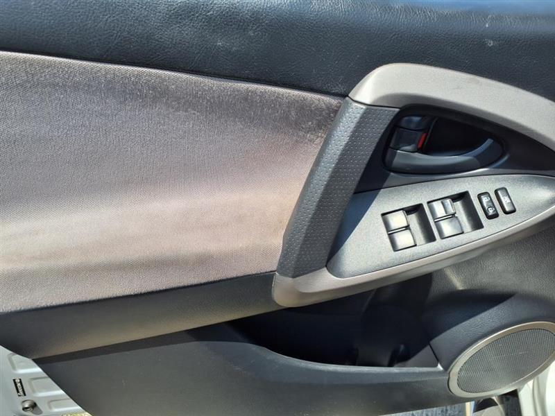 Toyota RAV4 Base I4 4WD 2008