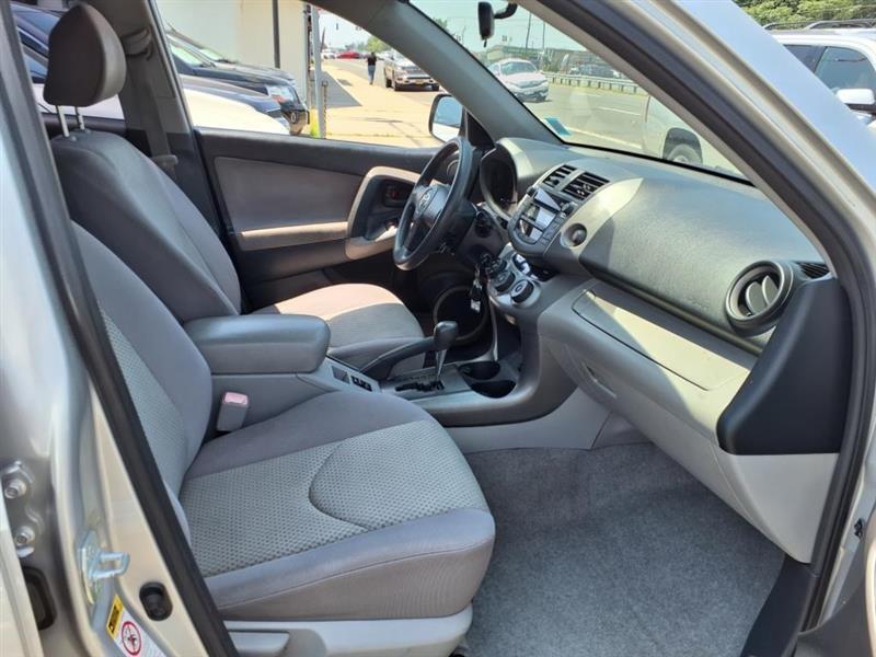 Toyota RAV4 Base I4 4WD 2008