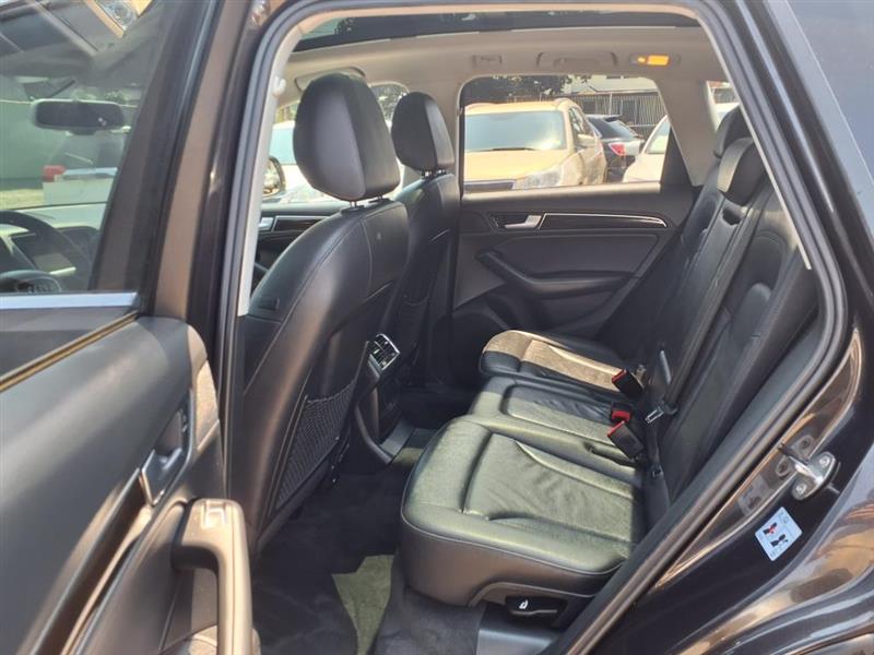 Audi Q5 2.0 quattro Premium 2014 Audi Q5 2.0 quattro Premium 2014