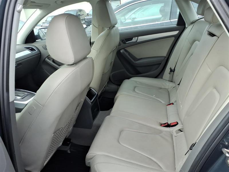 Audi A4 2.0T Sedan quattro Tiptronic 2010