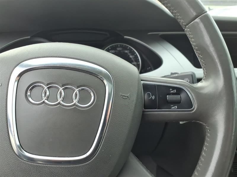 Audi A4 2.0T Sedan quattro Tiptronic 2010