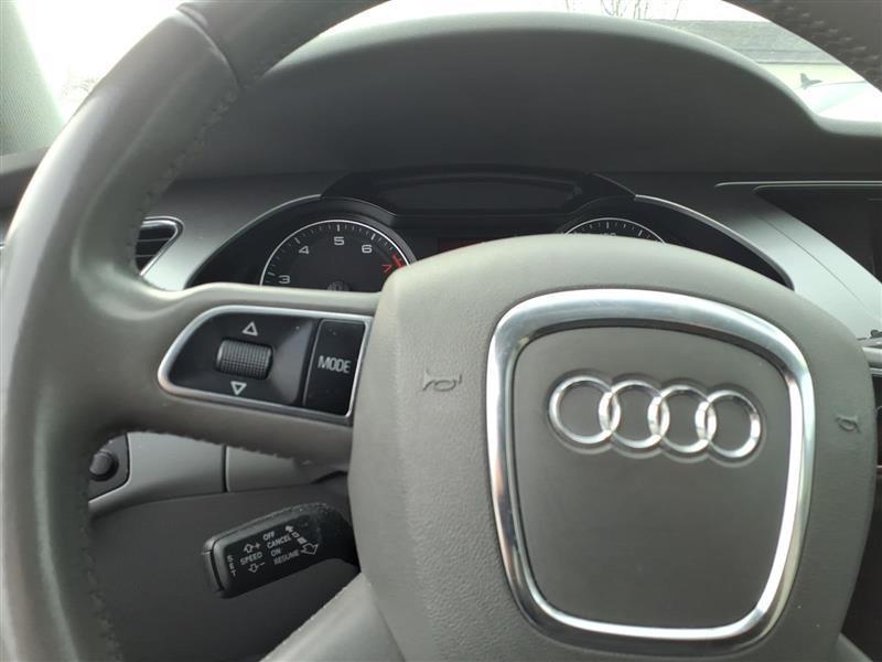 Audi A4 2.0T Sedan quattro Tiptronic 2010