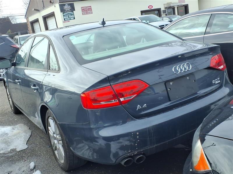 Audi A4 2.0T Sedan quattro Tiptronic 2010