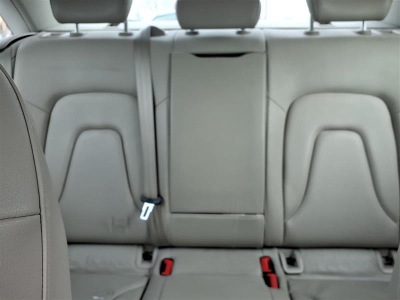 Audi A4 2.0T Sedan quattro Tiptronic 2010