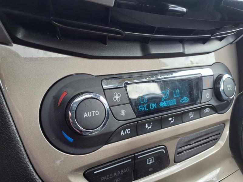 Ford Focus SEL Sedan 2012 Ford Focus SEL Sedan 2012