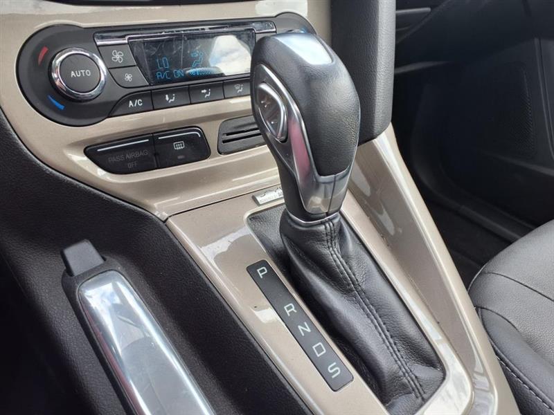 Ford Focus SEL Sedan 2012 Ford Focus SEL Sedan 2012