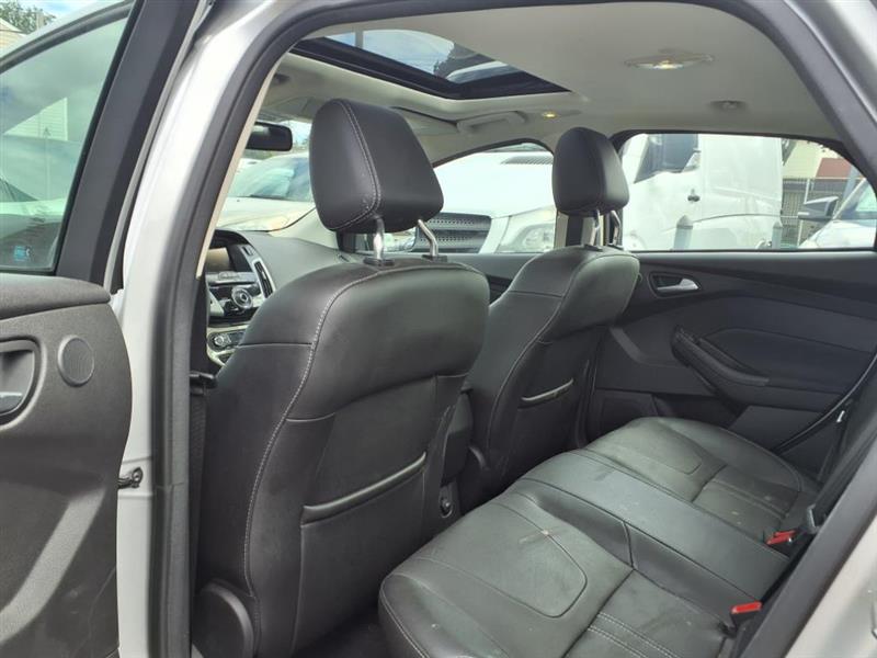 Ford Focus SEL Sedan 2012 Ford Focus SEL Sedan 2012