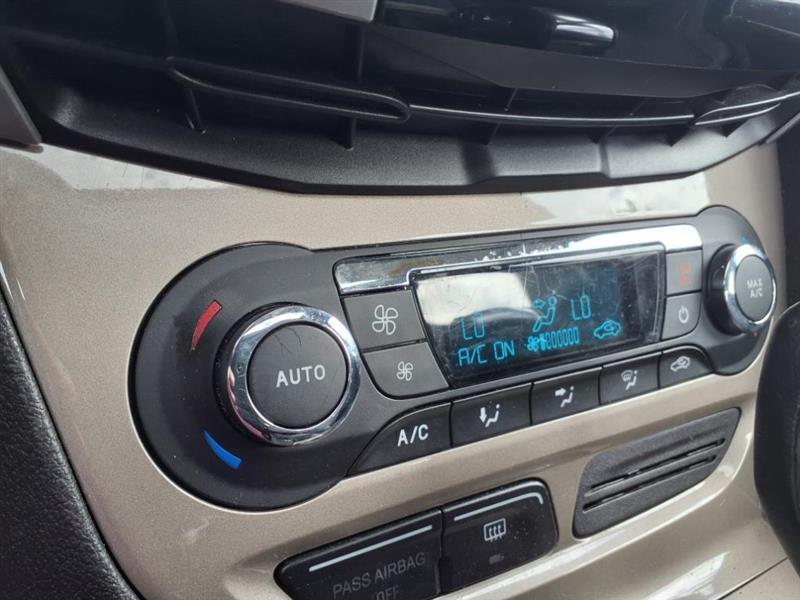 Ford Focus SEL Sedan 2012