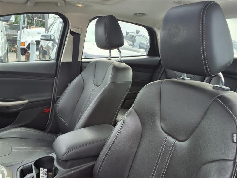 Ford Focus SEL Sedan 2012