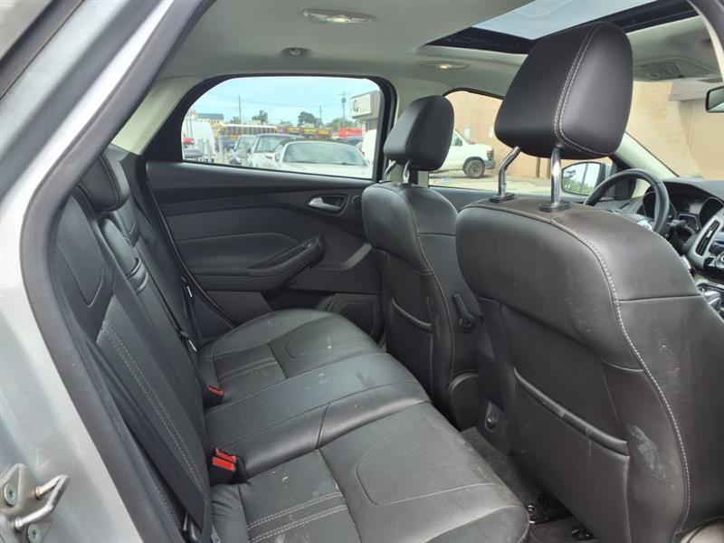 Ford Focus SEL Sedan 2012