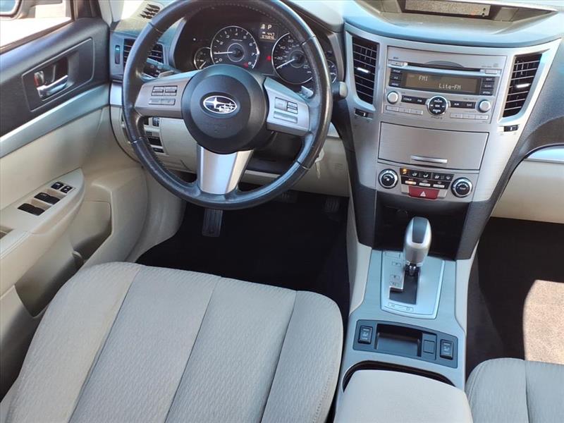 Subaru Outback 2.5i Premium 2011