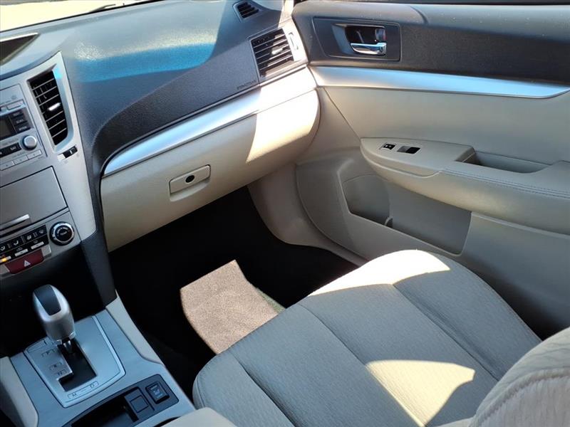 Subaru Outback 2.5i Premium 2011