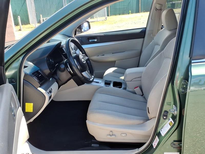 Subaru Outback 2.5i Premium 2011