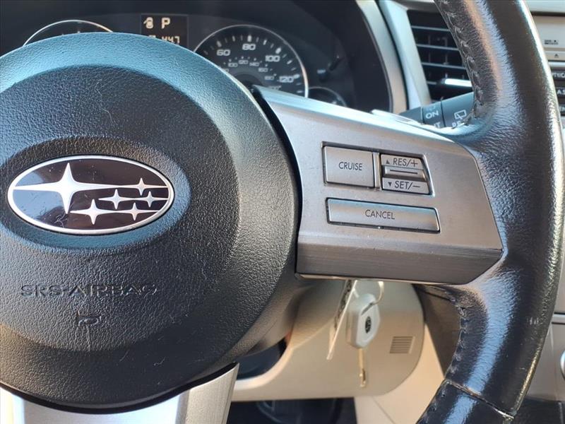 Subaru Outback 2.5i Premium 2011