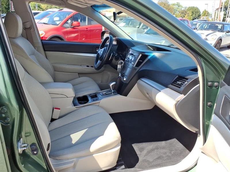 Subaru Outback 2.5i Premium 2011