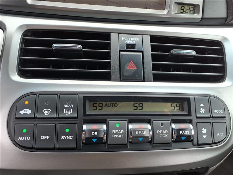 Honda Odyssey EX-L w/ DVD and Navigation 2010