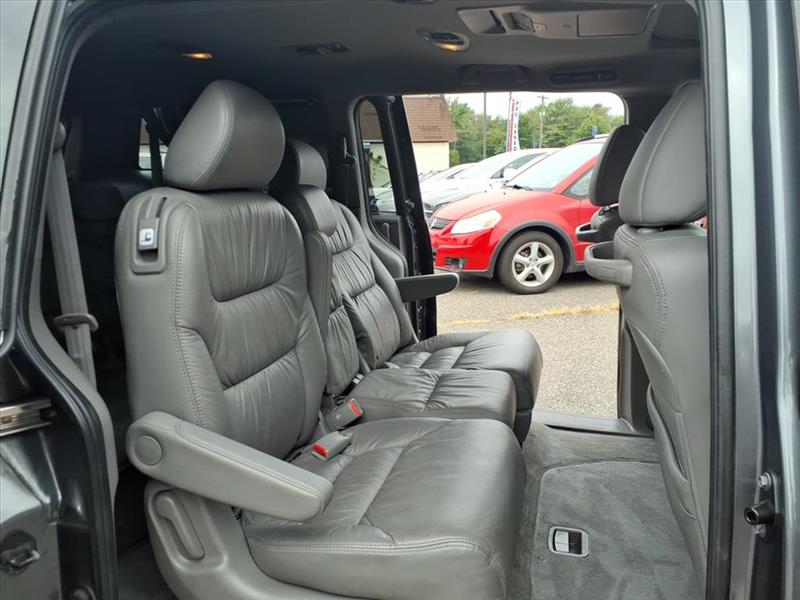 Honda Odyssey EX-L w/ DVD and Navigation 2010