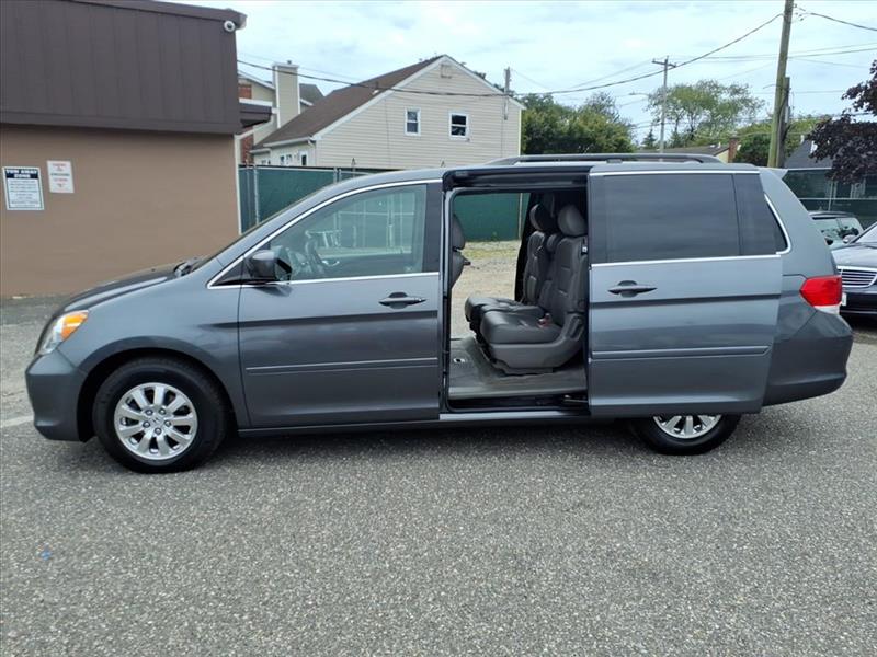 Honda Odyssey EX-L w/ DVD and Navigation 2010