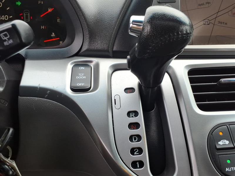 Honda Odyssey EX-L w/ DVD and Navigation 2010