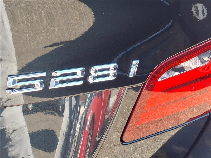 BMW 5-Series 528i xDrive 2013