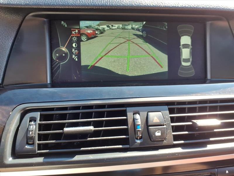 BMW 5-Series 528i xDrive 2013