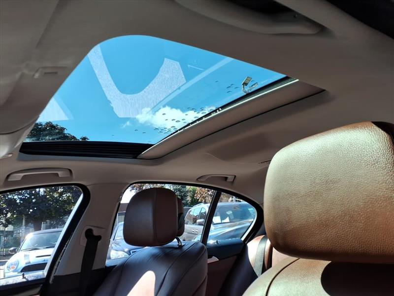 BMW 5-Series 528i xDrive 2013