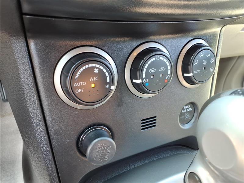 Nissan Rogue S AWD 2012