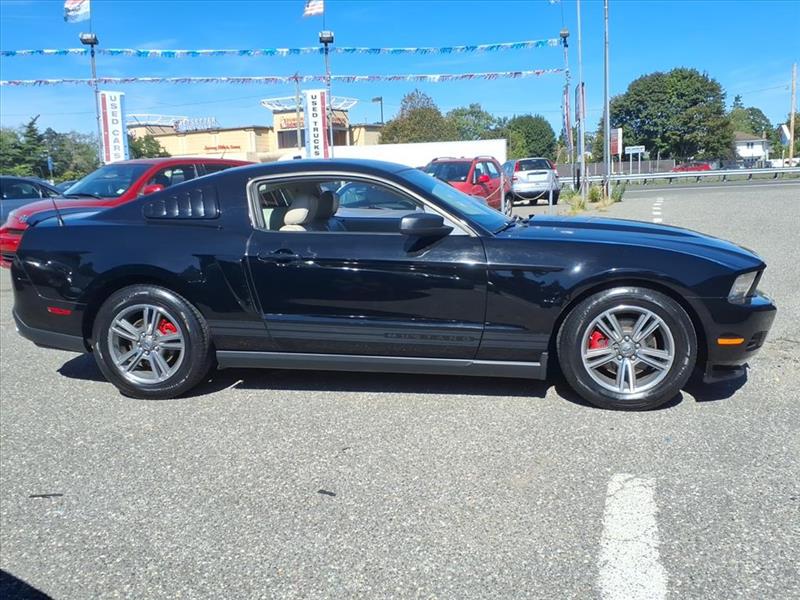 Ford Mustang V6 Coupe 2011