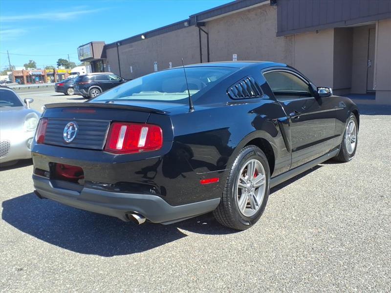 Ford Mustang V6 Coupe 2011