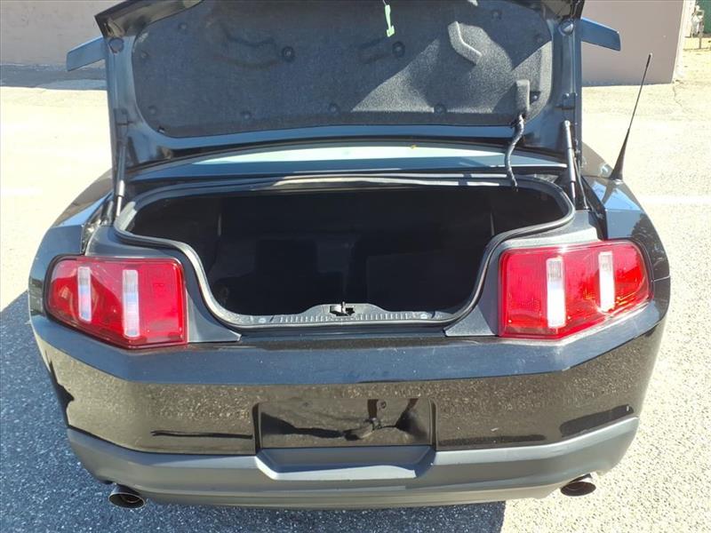 Ford Mustang V6 Coupe 2011