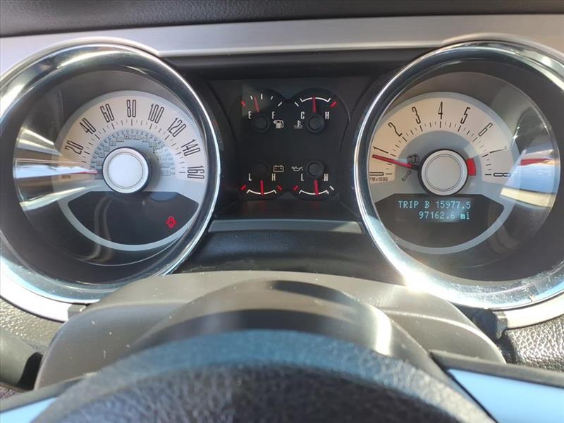 Ford Mustang V6 Coupe 2011