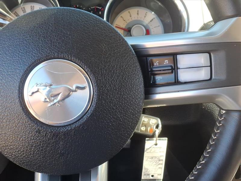 Ford Mustang V6 Coupe 2011