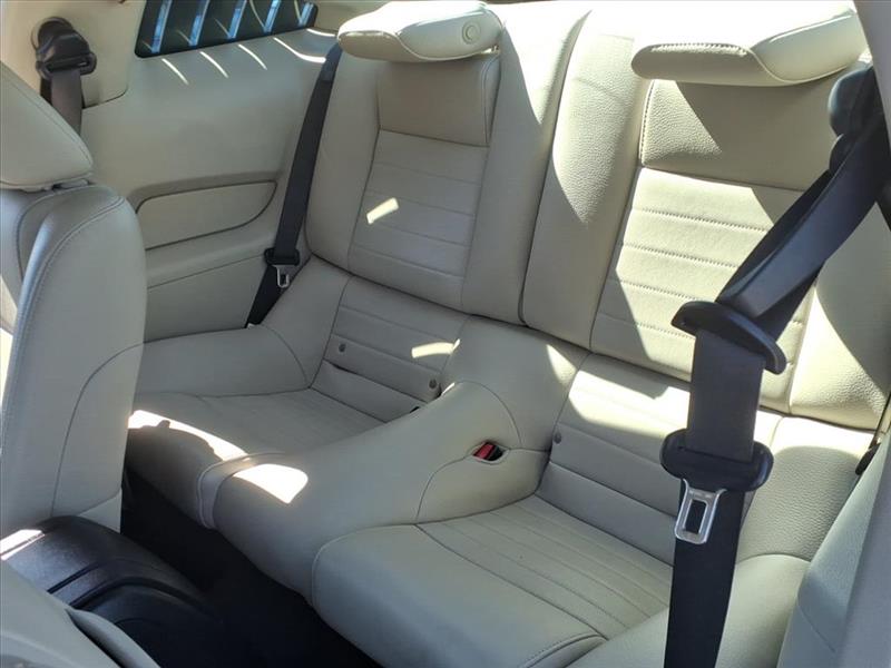 Ford Mustang V6 Coupe 2011