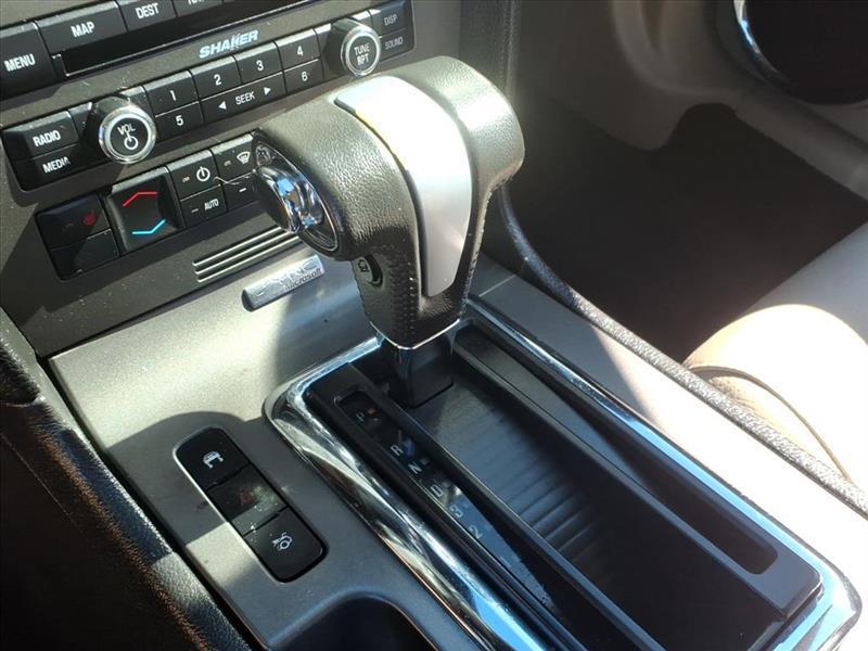 Ford Mustang V6 Coupe 2011