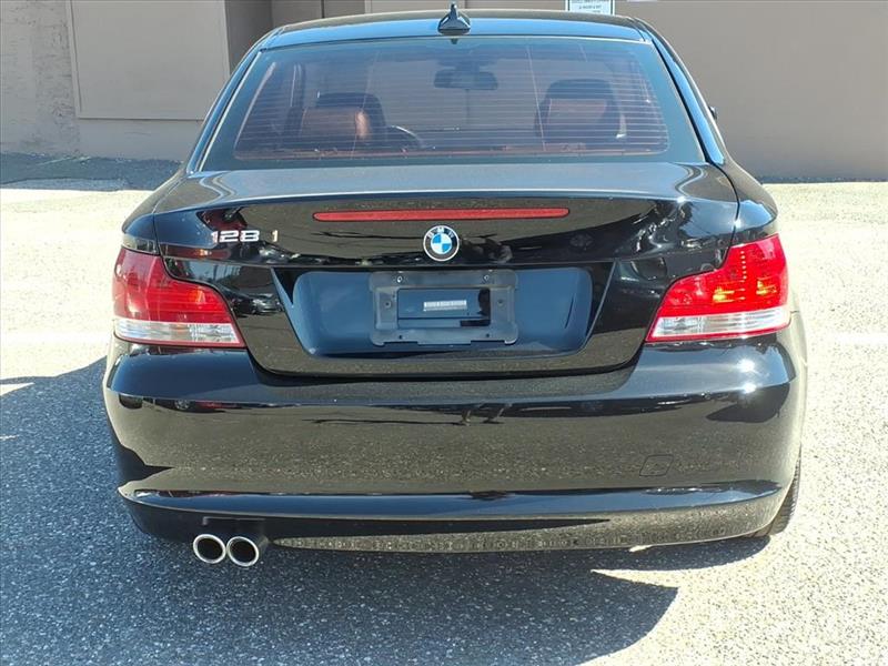 BMW 1-Series 128i Coupe 2011