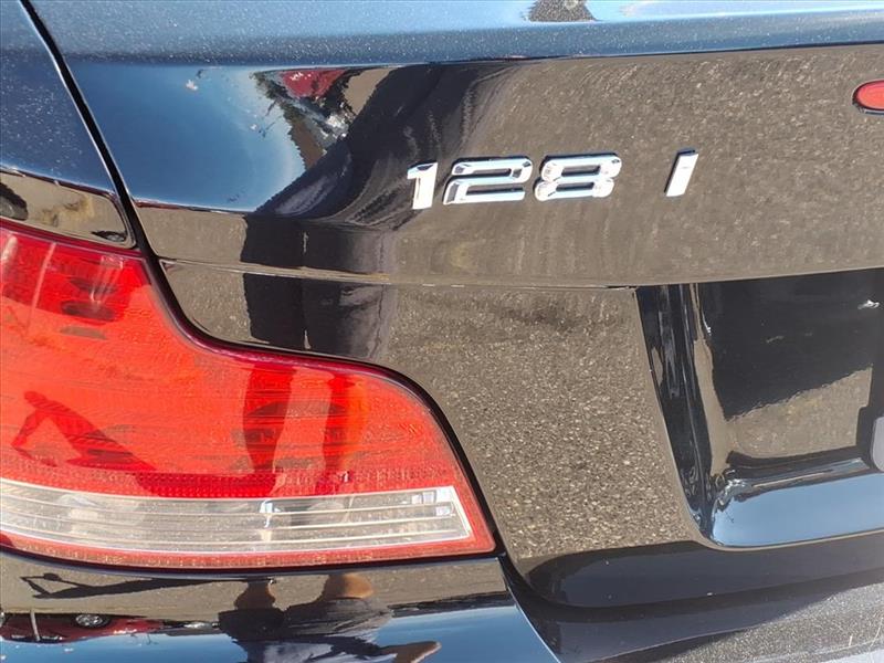 BMW 1-Series 128i Coupe 2011